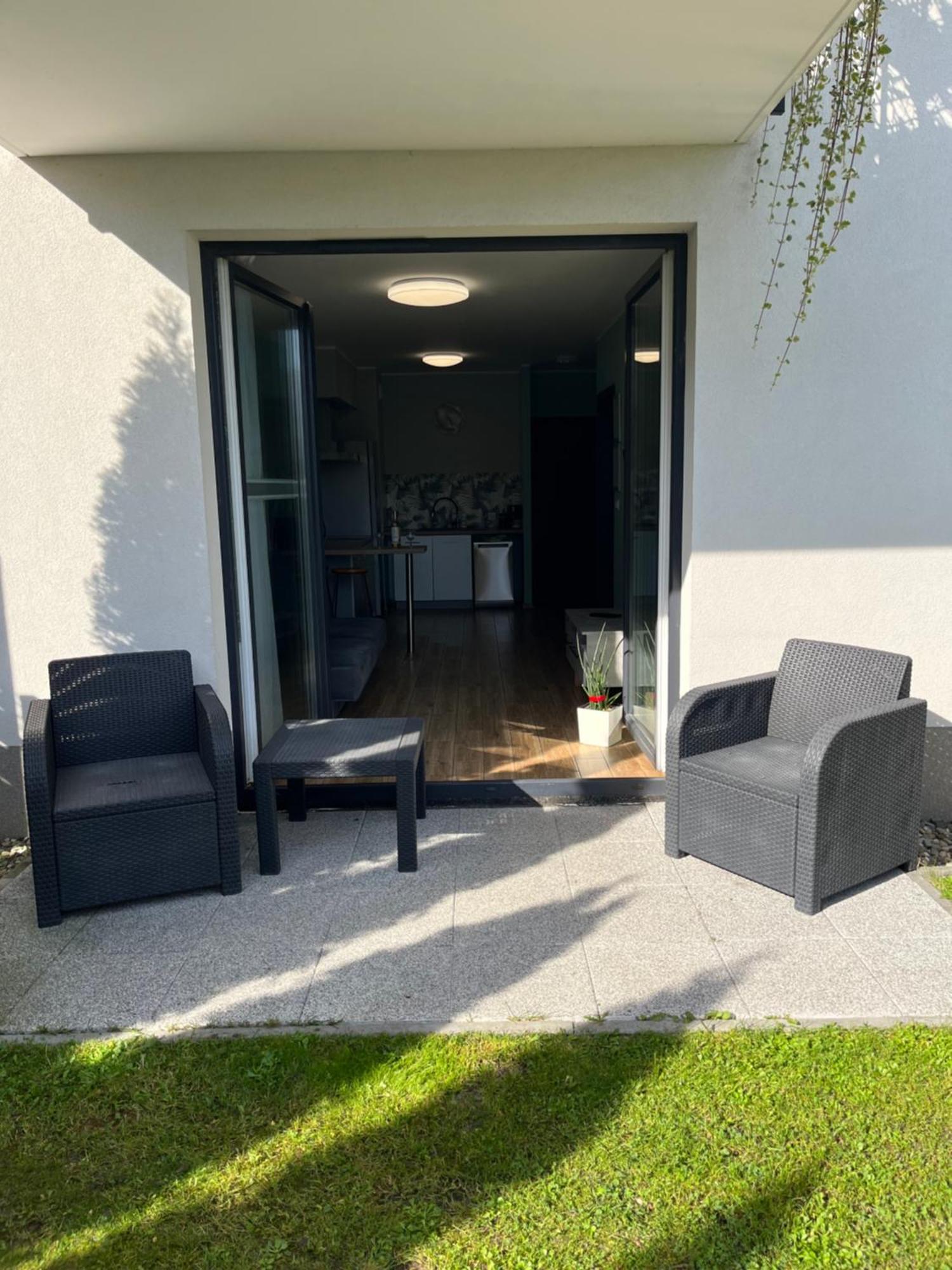 2 Tyskie Apartamenty Z Ogrodkiem Tychy Exterior foto