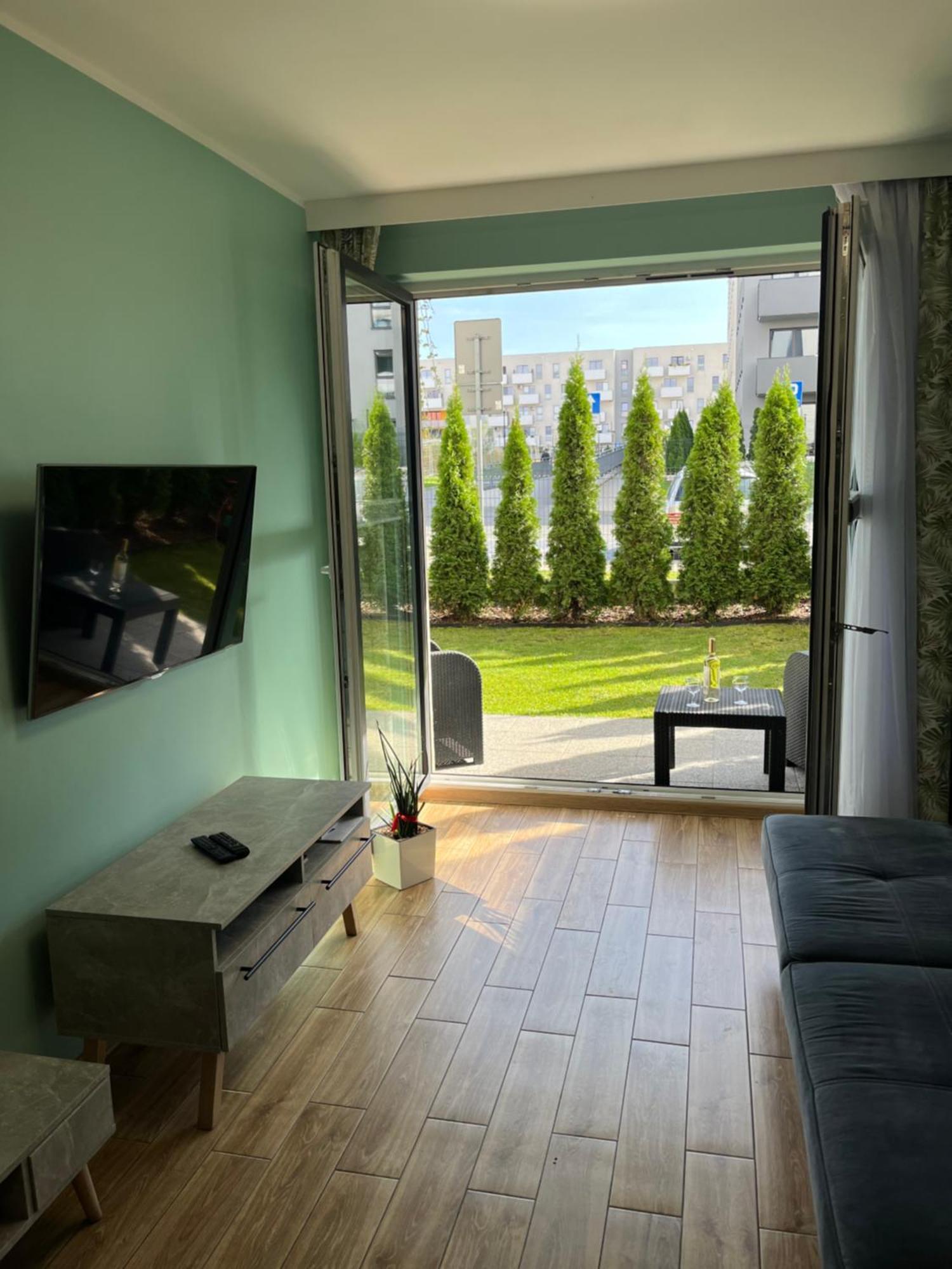 2 Tyskie Apartamenty Z Ogrodkiem Tychy Exterior foto